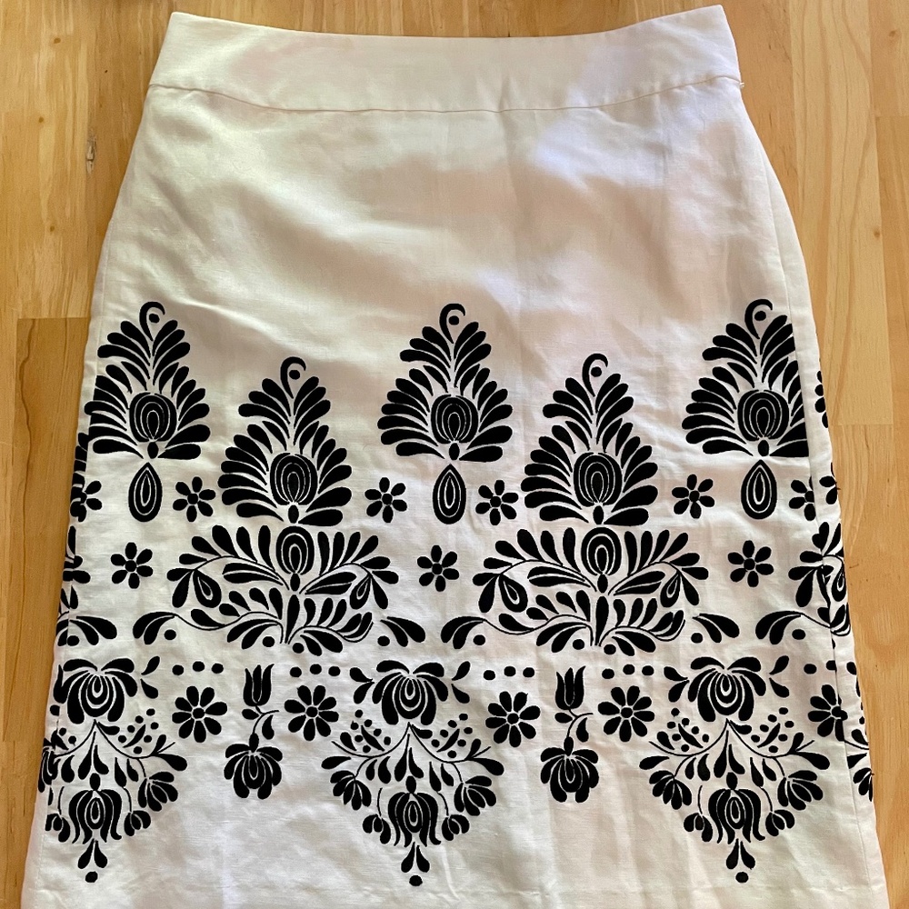 Ann Taylor Loft embroidered skirt